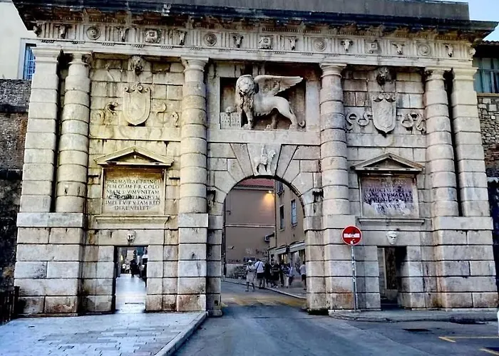 Апартаменты Zadar Beach Apartments